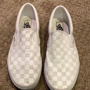 VANS checkered slip on sneakers. Mens sz 9